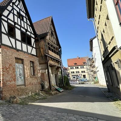 Überprüfung der Wirksamkeit und Notwendigkeit der Förderbedingungen in WnE